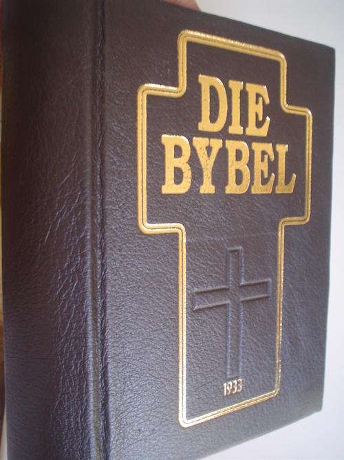 Eerste Afrikaanse Bybel 1933 herbind baie mooi toestand