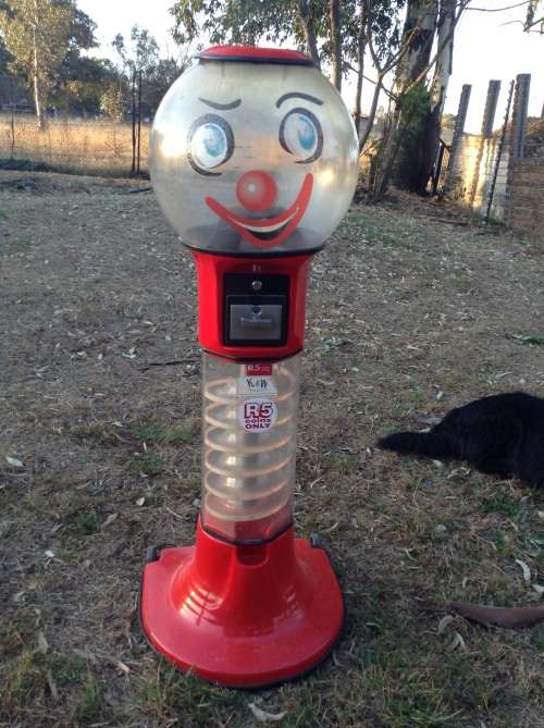 Boswell Clown coin operated ball machine