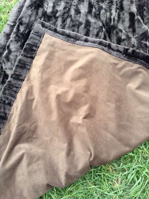 stunning chocolate brown faux fur blanket