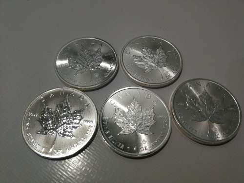 999 Silver Canadian Maple 1 OZ