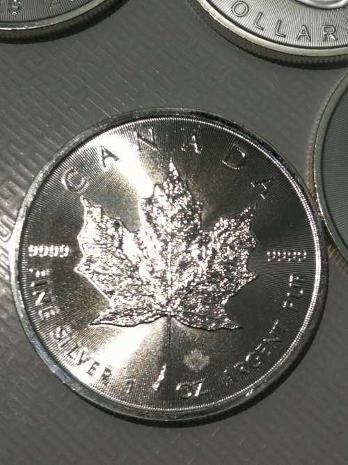 999 Silver Canadian Maple 1 OZ