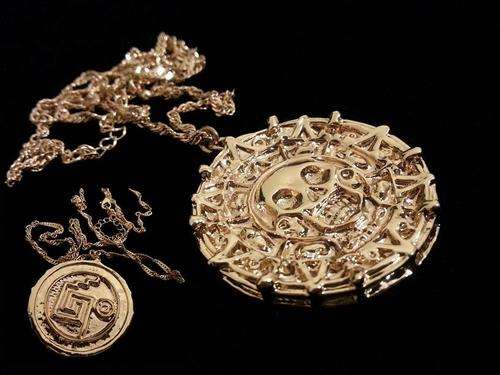 Pirates of the Caribbean Aztec Gold Coin Necklace Pendant. Elizabeth