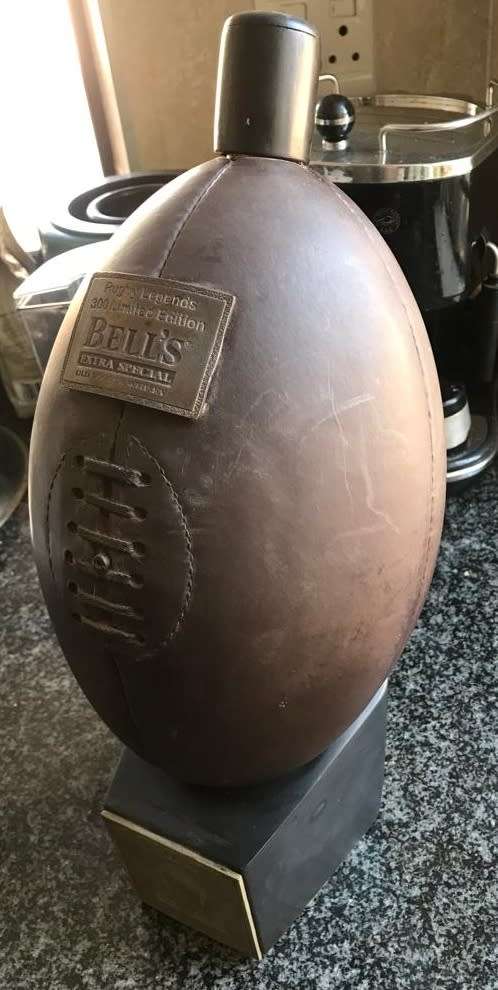 RUGBY MEMORABILIA ITEM - RUGBY BALL LEGENDS BELLS WHISKY DECANTER RAY MORDT LIMITED EDITION OF 300
