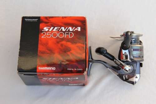 Shimano Sienna 2500 FD Spinning Reel (Fishing)