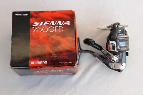 Shimano Sienna 2500 FD Spinning Reel (Fishing)