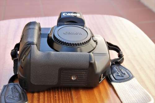 CANON EOS 5 FILM CAMERA WITH ORIGINAL VG10 GRIP