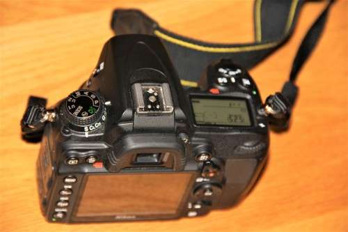 NIKON D7000 DSLR BODY IN EXCELLENT CONDITION