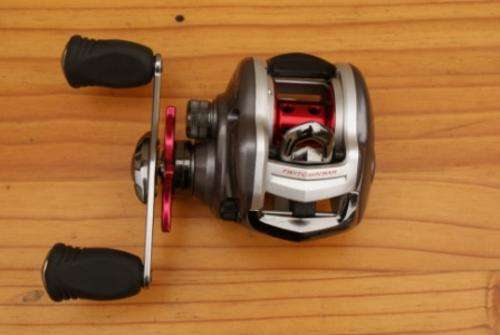 DAIWA MEGAFORCE MF100TSH 7.1:1 BAIT CAST REEL