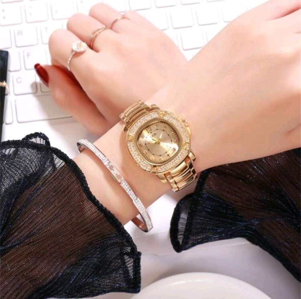 Luxury Women`s Wristwatch Full Starry Sky Square Steel Strap Trendy Quartz Watch