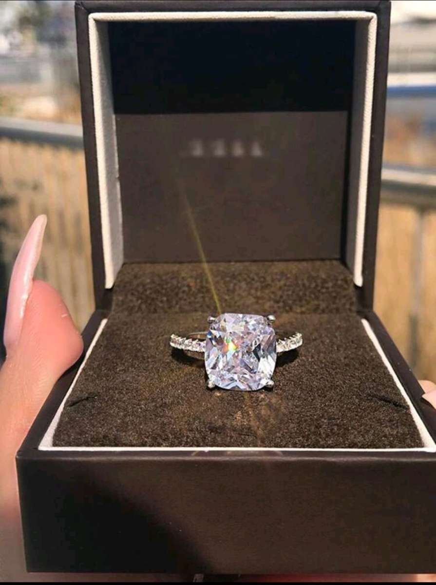 Elegant & Romantic Cushion Cut 4-prong Square Diamond Ring For Women, Wedding/engagement/party/propo