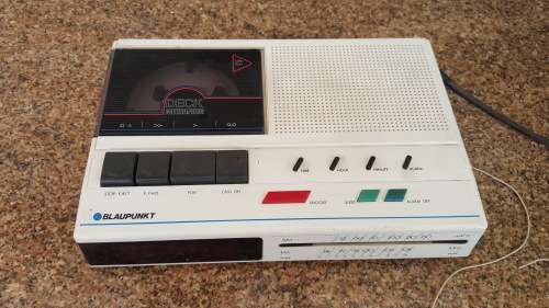 Vintage AM/FM alarm clock radio cassette player
