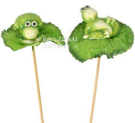 ORNAMENTAL GARDEN PLANT STAKES - FROG ON LEAF