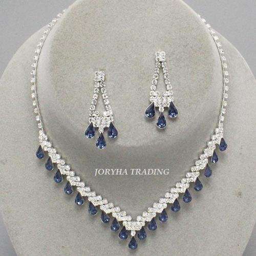 SPARKLING DIAMANTE & MONTANA SAPPHIRE CRYSTAL  NECKLACE & EARRING SET