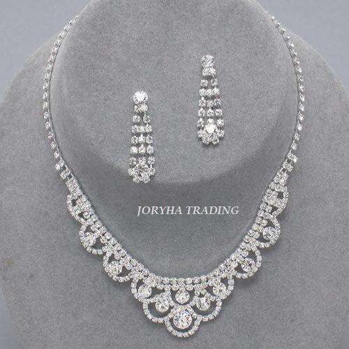 BRIDAL  DIAMANTE &  AUSTRIAN CRYSTAL NECKLACE & EARRING SET