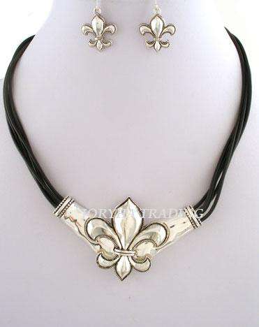 ON SALE! SILVER FLEUR DE LIS NECKLACE & EARRING SET