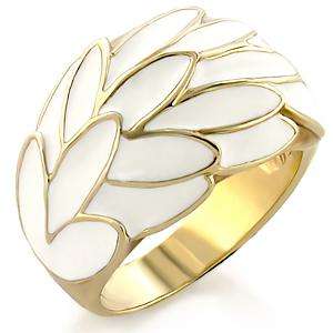 Goldtone Epoxy Ladies ring - size 8