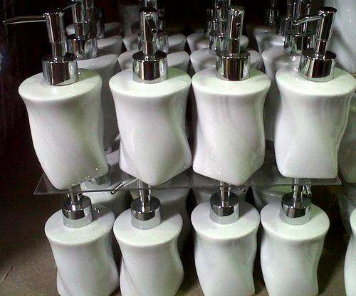 White Ceramic Bathroom/En Suite Accessory Set