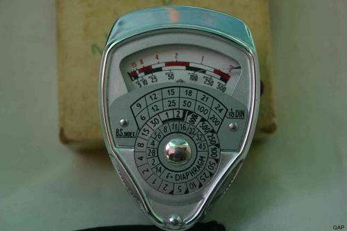 PULLIN Vest Pocket Photo-Electric Exposure Meter