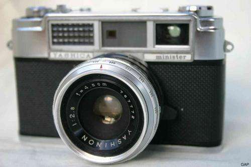 YASHICA Minister II WITH Yashinon 45mm f2.8 Lens