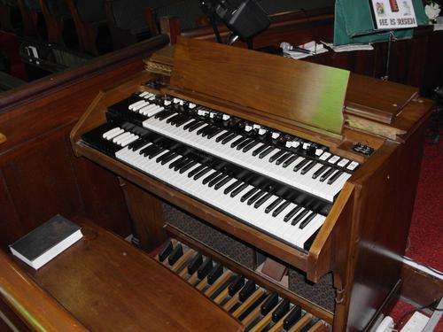 Hammond A105 organ