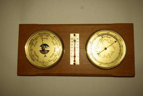 Barostar - barometer, thermometer, hygrometer on oak