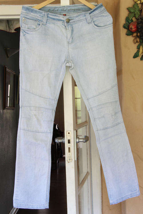 Outback Red anklegrazer jeans size 36.