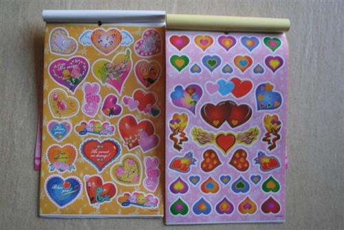 Heart sticker book, contains 152 pieces