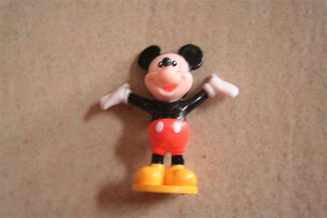 Mickey Mouse figurine, perfect to use as cake topper, 5cm