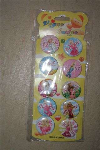 Barbie badge, perfect for kiddies party , 10 per packet (picture may differ)
