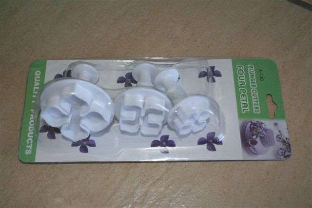 Four petal flower Fondant plunger Cutter