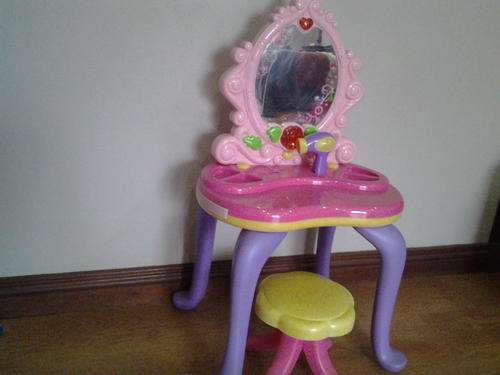 kids dressing table