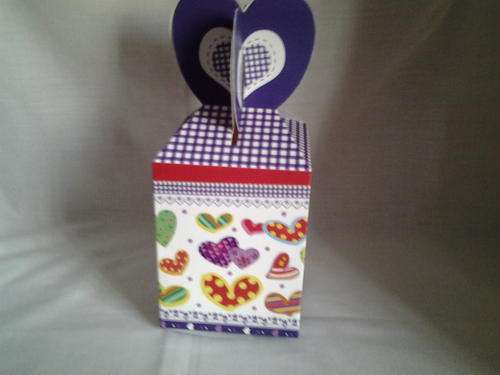 Party box, 10x8x8cm.