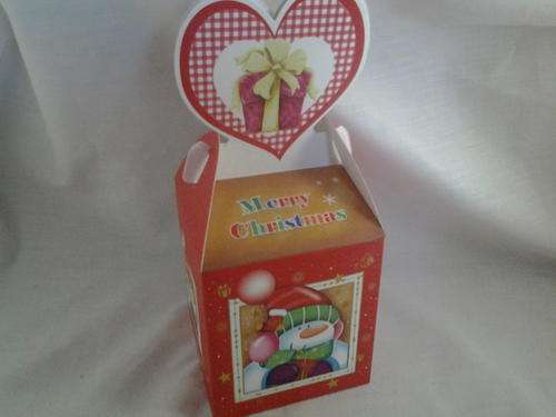 Christmas favor box, 10x8x8cm.