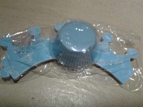 Fancy Muffin/cupcake Holder (12holders & 12 cups), Bargain only R10