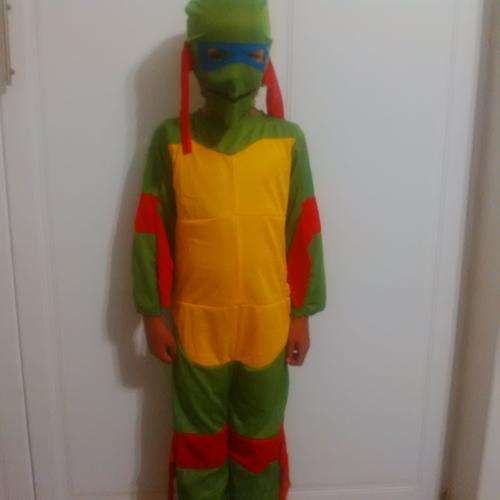 Teenage Mutant Ninja Turtle dress up suite Medium Age 6-8years