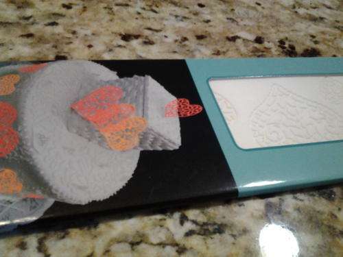 Fondant mat to create sugar laces