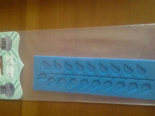 Fondant mould with lace pattern