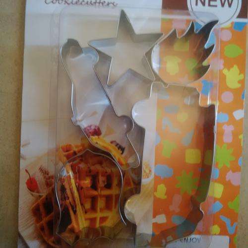 metal cookie cutter set, hot wheels or Fire Engine with flames