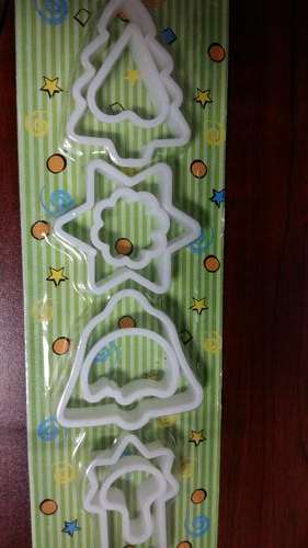 Plastic Christmas cookie cutter set