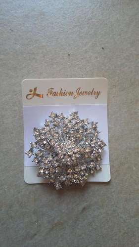 Diamante brooch for decor or cake decorating