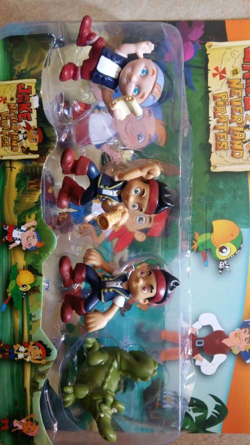Jake and the Neverland pirate figurine set