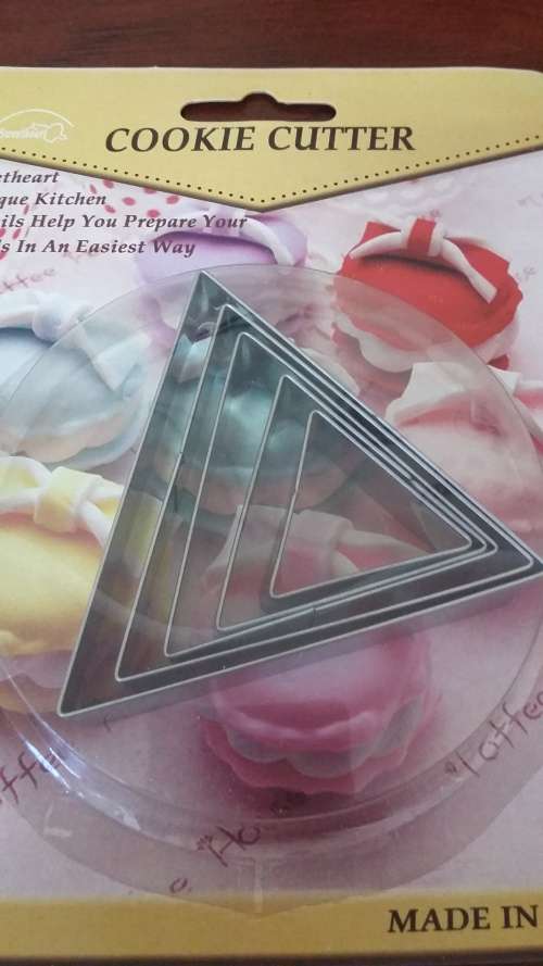 Triangle 5pc metal cookie cutter set