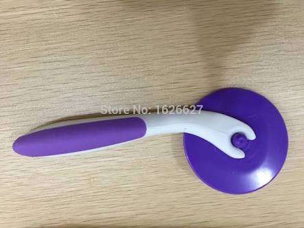 Fondant edge cutting wheel