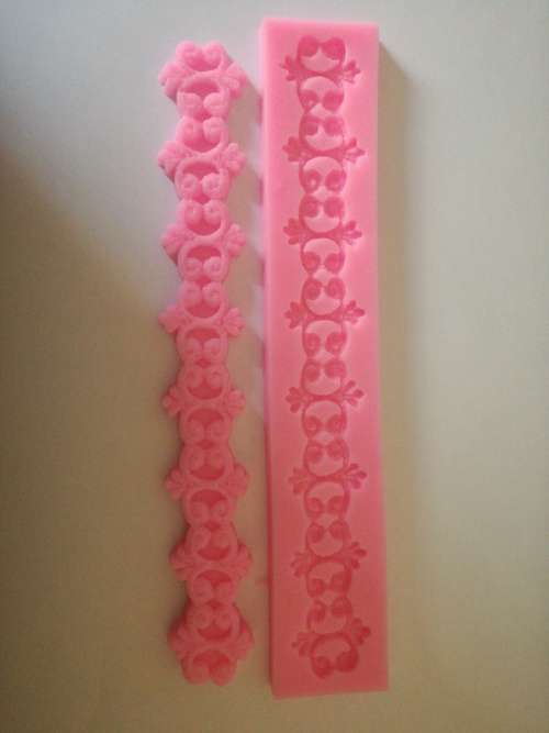 Silicone fondant  mould curls scroll border,  size of moulds 21.5x4cm