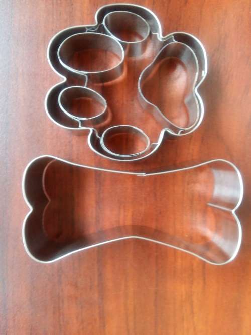 Dog bone and paw  cookie cutter metal,  9x4.5cm and 7.5x7cm