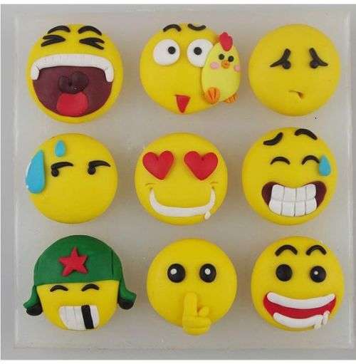 Emoji Silicone fondant mould. size of emoji is +-2.3cm