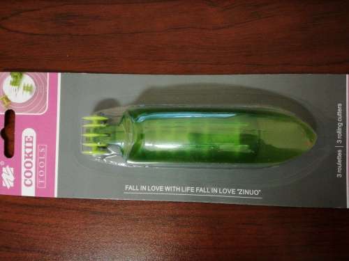 Fondant strip ribbon cutter roller