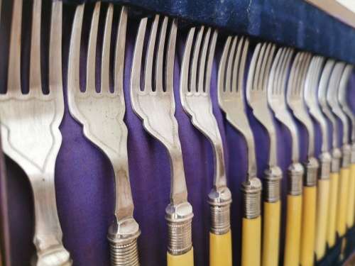 Silver plated fish cutlery