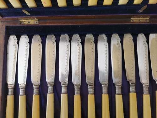 Silver plated fish cutlery