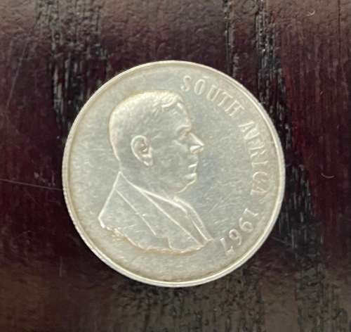 1967 South Africa (RSA) R1.00 (1 Rand) coin - `English` Circulated, 14 Grams (RSA11)